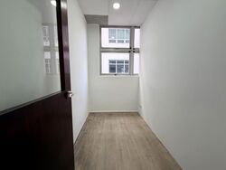 North Bridge Centre (D7), Office #554722971